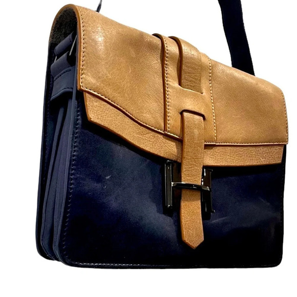 Navy and Brown Halston Heritage genuine leather purse in excellent condition. - Picture 2 of 11